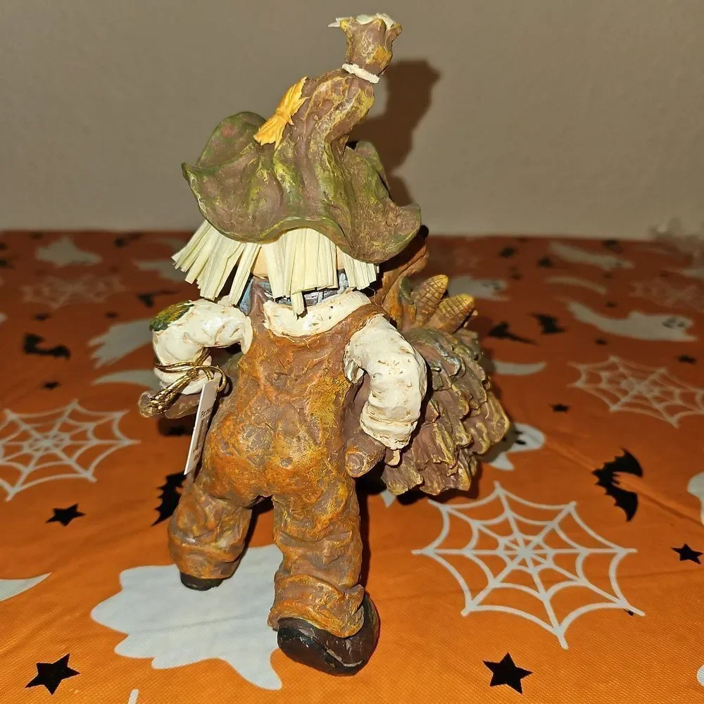 Harvest Time Scarecrow Figurines